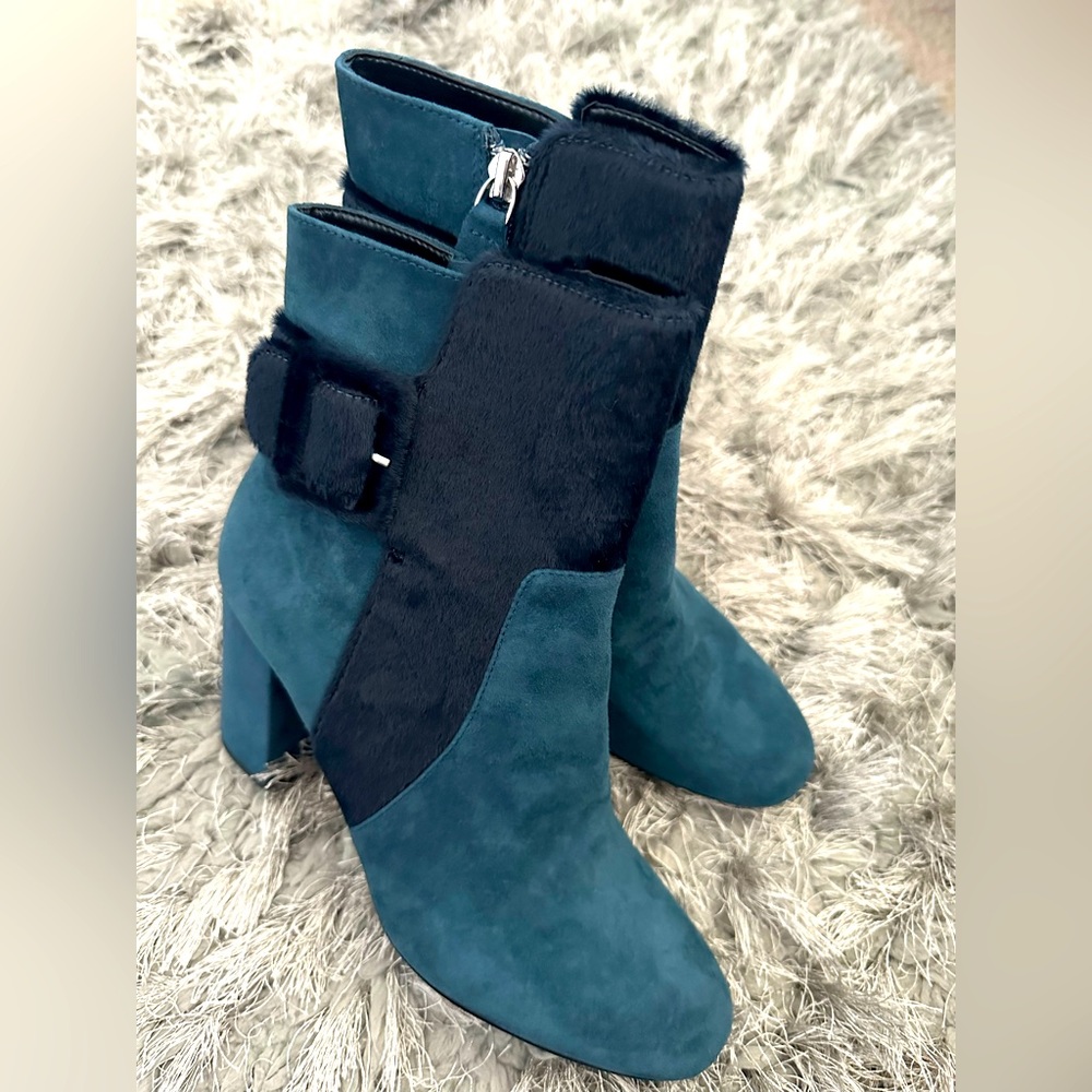 Avec Les Filles Kid Suede booties in Midnight blue